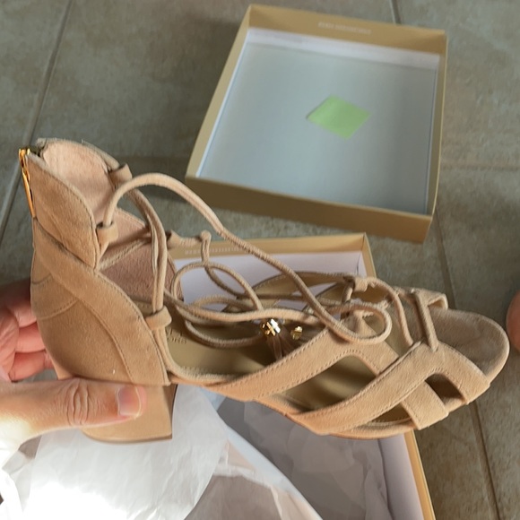 Michael Kors mirabel suede sandal - Picture 5 of 8